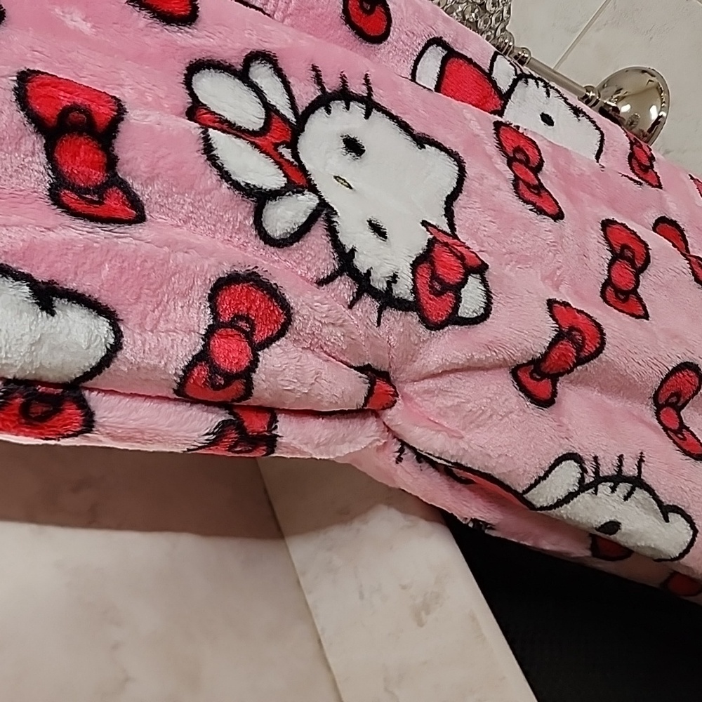 ๐๐ฉท HELLO KITTY PLUSH CLOUD THROW ๐ฉท๐ - Picture 8 of 8